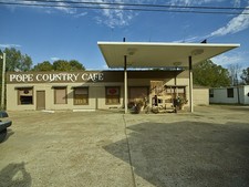 Photo:Sardis Mississippi Pope Country Cafe 2016 Giant Chair Outside picture