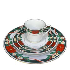 Tienshan Retired 1985-2000 'Deck the Halls' 4-PC Place Settings-Service for 4 picture