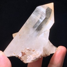 146g Natural white crystal cluster point mineral specimen Chakras Healing picture