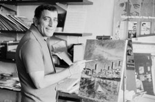 singer Tony Bennett painting a city landscape UK 11th June 1971 Old Photo picture