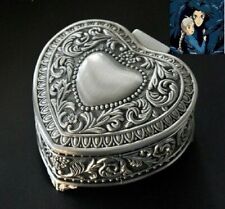 SANKYO TIN ALLOY HEART SHAPE MUSIC BOX :  HOWLS MOVING CASTLE ( HAVE VIDEO ) picture