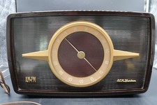 Vtg 1951 RCA Victor 1-R-81 AM FM Tube Radio Livingston Bakelite Works Tunes picture