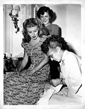 HOLLYWOOD GINGER ROGERS MAKEUP MARIE MASS BEHIND SCENES 1950s ORIG PHOTO MA77 picture