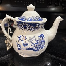 Kensington Price Blue Willow Tea Pot Made In England New picture