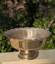 VTG SOLID BRASS SCALLOPED PEDESTAL CENTERPIECE BOWL DECORATIVE KOREA 1975 9 1/8