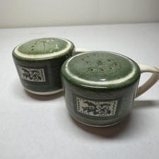 Vintage  Colonial Homestead by Royal China Salt & Pepper Shaker Set 1.5”🔥 picture