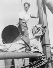 Photo:Betty Carstairs,on the rigging of the yacht Sonia 2,1944 picture