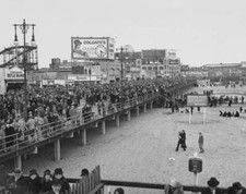 The busy boardwalk at Coney Island, New York, 1927 Old Photo picture