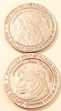 Pair 1994 Oneida Casino $1 Gaming Tokens Sovereign Nation WI Wolf & Bear Coins picture