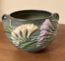 Vintage Roseville Pottery Green Freesia 669-4 Purple White Green Vase picture