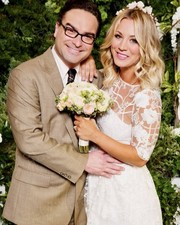 KALEY CUOCO & JOHNNY GALECKI 8x10 PHOTO WM picture