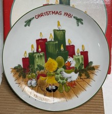 Vintage 1981 Suzy’s Zoo Christmas Collector Plate Porcelain Holiday Decor X-mas picture