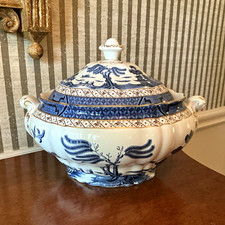 Royal Doulton Booths Real Old Willow TC1126 Large Covered Soup Tureen 1981 picture