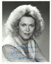 AMERICAN FILM ACTRESS, TV PERSONALITY ELIZABETH MONTGOMERY, SIGNED VINTAGE PHOTO picture