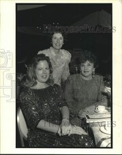 1991 Press Photo Gail Asprodites, Pat Kelly, Marcia Hubbard at the Opera Ball picture