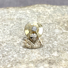 Vintage 14K Yellow Gold  & Diamond Past Master Masonic Lapel Pin picture