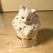 Lenox Treasures Porcelain White Kitten Trinket Box w/ Flowers Gold Trim & Box picture