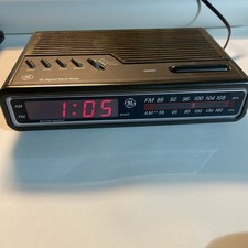 Vintage GE General Electric Alarm Clock Model 7-4612A Tested Excellent Condition picture
