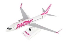 Skymarks SKR964 Swoop Airlines Boeing 737-800 C-FPLS Desk 1/130 Model Airplane picture