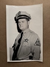 RARE 1950s VINTAGE PHOTO of DUVAL COUNTY POLICE OFFICER/BADGE/PATCH/WHISTLE/HAT picture