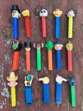 Vintage No Feet PEZ Dispenser Lot Of 16  picture
