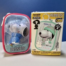 Peanuts Wave 2 Rokimoto Chase Case Snoopy Figure & Winter Pouch Blue Sweater 1/6 picture