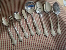 Oneida Distinction Deluxe HH Stainless deluxe MANSION HALL Serving 8 Pieces picture
