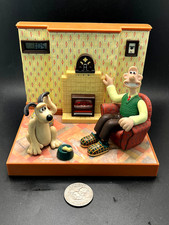 Vintage 1996 Wesco Wallace & Gromit Talking Alarm Clock and AM/FM Radio WORKS picture