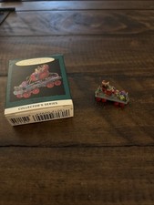 Flatbed Car 1993 Miniature Noel Railroad Hallmark Keepsake Ornament Qxm510-5 picture