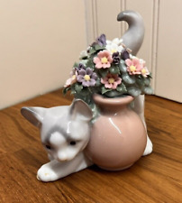 Lladro 1998 Secret Spot Kitten with Flower Pot Porcelain Figurine # 6566 picture