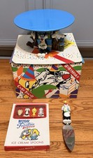 1995 Looney Tunes Happy Birthday Cake Stand, Server, Ice Cream Spoon Lot picture