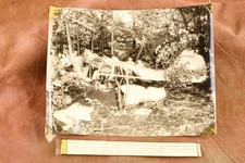 Plane Crash Kills 3 Survivor Crawls For Help Ohio 8¼x6¾ 1947 AP Wire Photo V32 picture