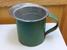 VINTAGE TIN MEASURING CUP PITCHER 1 QUART GREEN picture