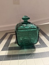 VTG FENTON GLASS SPRUCE Emerald Green Candy Dish W/ LID Grapes Leaves Potpourri picture