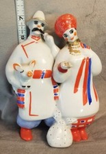 Figurine Husband & Wife at the Kyiv Fair | Ceramic Ukrainian KYIV Soviet USSR picture