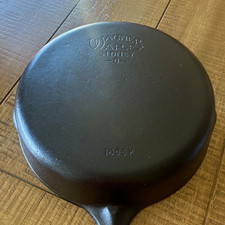 Wagner Ware Sidney -O- 1056K Cast Iron Frying Pan Skillet Long Handle Pour Spout picture