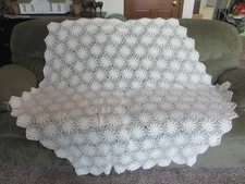 VINTAGE HEXAGON HAND CROCHET TABLECLOTH LACE HANDMADE 65