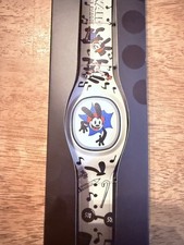 NEW 2023  Disney Magic Band Plus + Oswald the Lucky Rabbit HTF & Special  🤍🖤 picture