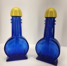 VTG Cobalt Blue Glass Banjos Salt & Pepper Shakers – Yellow Caps –Look NOT USED picture