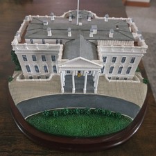 The White House Collectible from The Danbury Mint Sculpture Wood Base - picture
