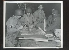 WWII WW2-8 x 10 Field Photo Yankee 26th Division MAP READING AT NIGHT Officers picture