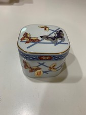 Butter Flight Japan Butterflies Gold Accent Porcelain Trinket Jewelry Box picture