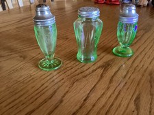 Green uranium glass Hazel Atlas Shakers paper clip Cameo depression lot of three picture