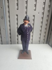Simpich Caroler Bobby Policeman Rare 1994 Character Doll English Christmas picture