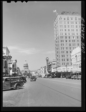 Photo:Austin Texas 1943 State Capitol Downtown Streetcars Cars picture