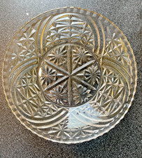 Vintage Pressed Glass Bowl Starburst Pinwheel Pattern Scalloped Rim 7 1/4” picture