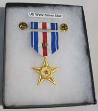 US Military Replica WW2 Silver Star Full Size Medal W/ Ribbon Lapel Pin Set Case picture
