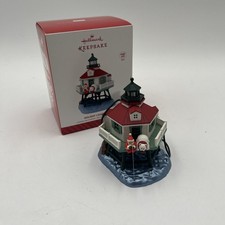 2014 HALLMARK KEEPSAKE Holiday Lighthouse Santa/Bear Fishing Uses Magic Cord picture