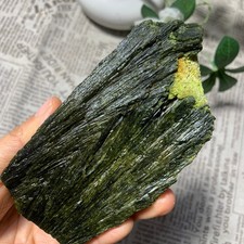 586g  Natural Green Tourmaline Quartz Crystal gemstone rough mineral specimen picture