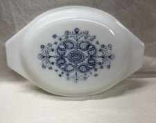 Vintage Pyrex Blue Doily 943C 30 Oval Casserole Lid Only Milk Glass picture
